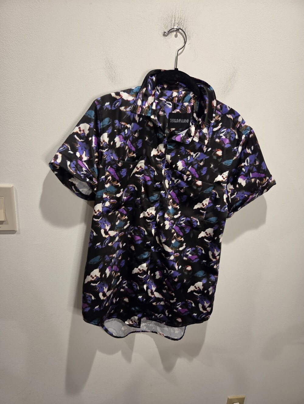 Wildfang Size Xs Empower Satin Short Sleeves Multicolored Abstract Print